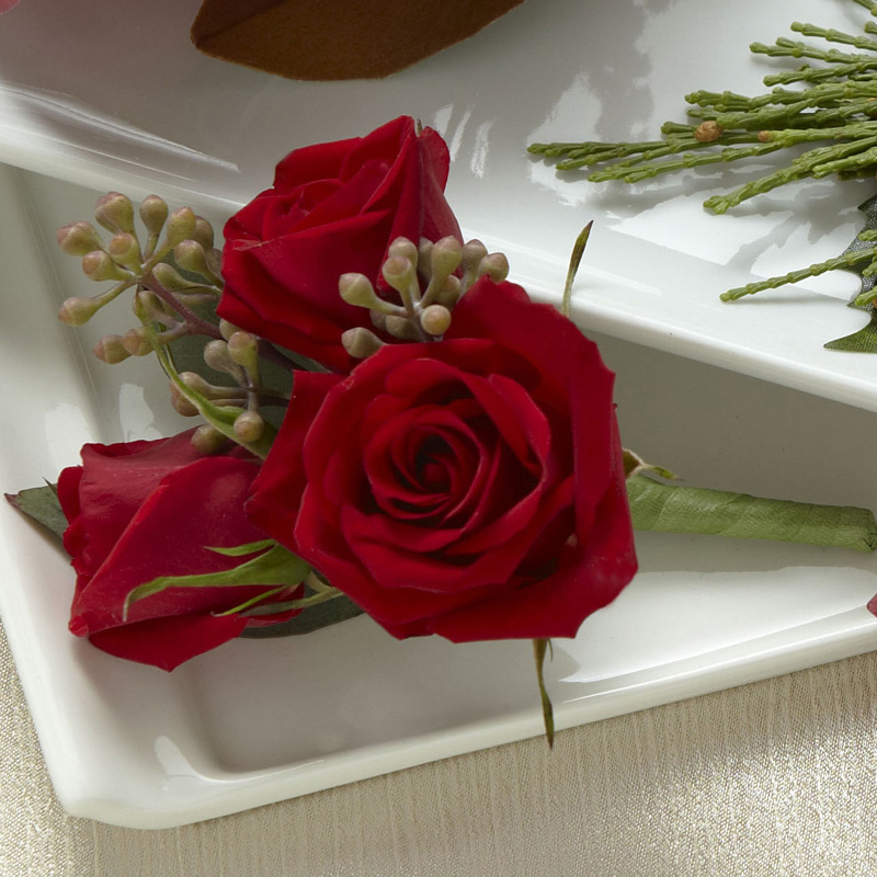  Red Spray Rose Boutonniere